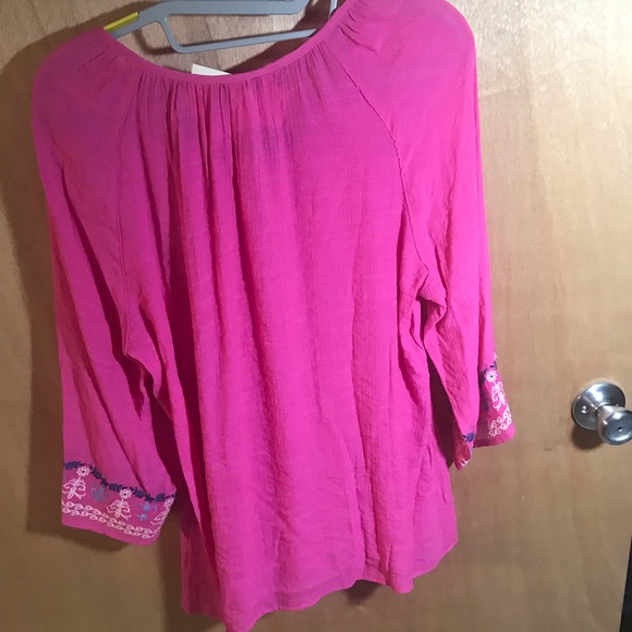Pink blouse button front - Picture 2 of 2